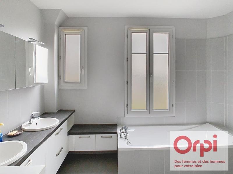 Appartement - 102 m² - 5 pièces