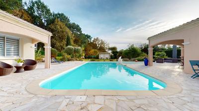 Maison - 205 m² - 7 pièces