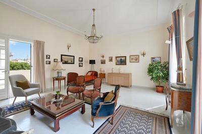 Appartement - 220 m² - 5 pièces