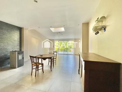 Maison - 236 m² - 8 pièces