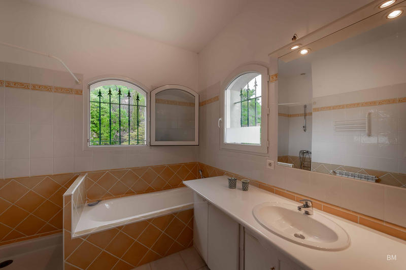 Propriété - 170 m² - 5 pièces