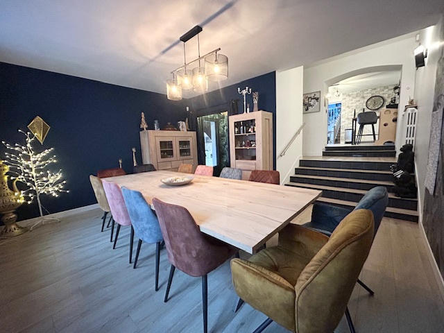 Maison - 198 m² - 7 pièces