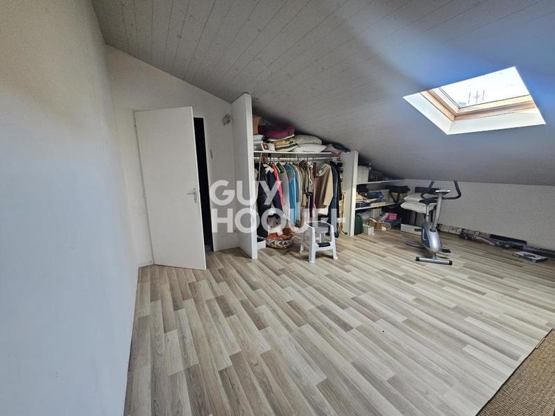 Maison - 240 m² - 7 pièces