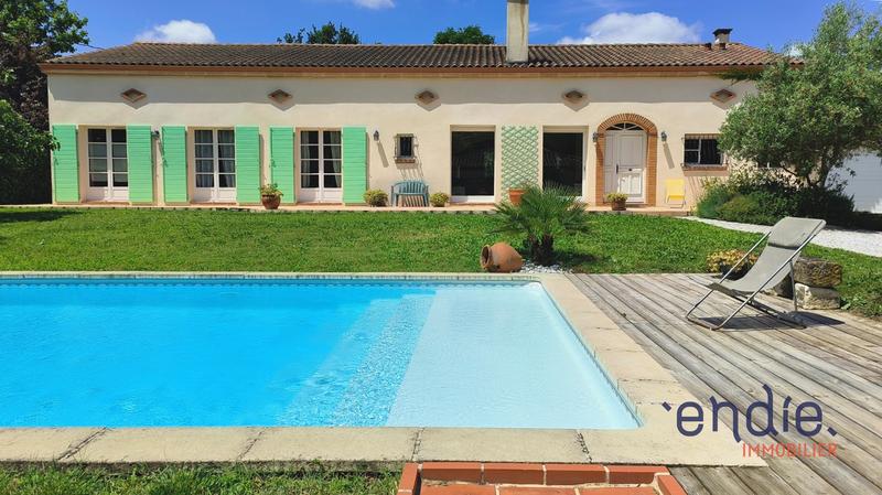 Maison - 249 m² - 8 pièces