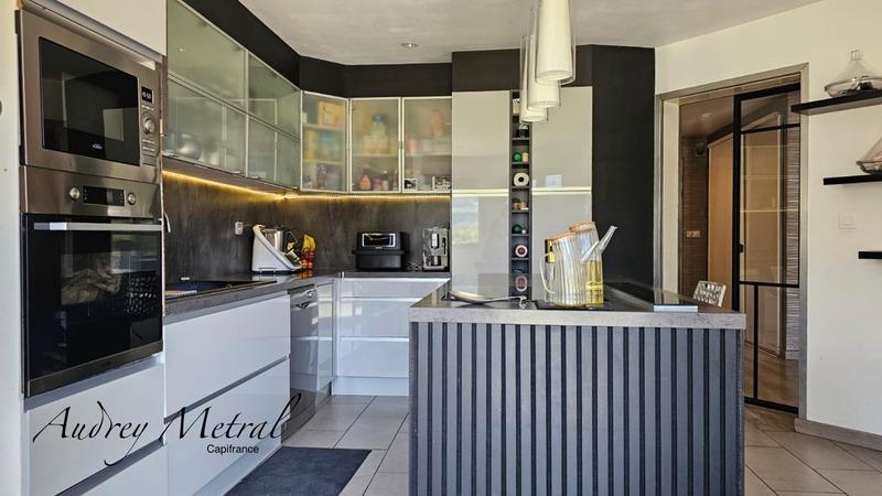 Maison - 157 m² - 5 pièces