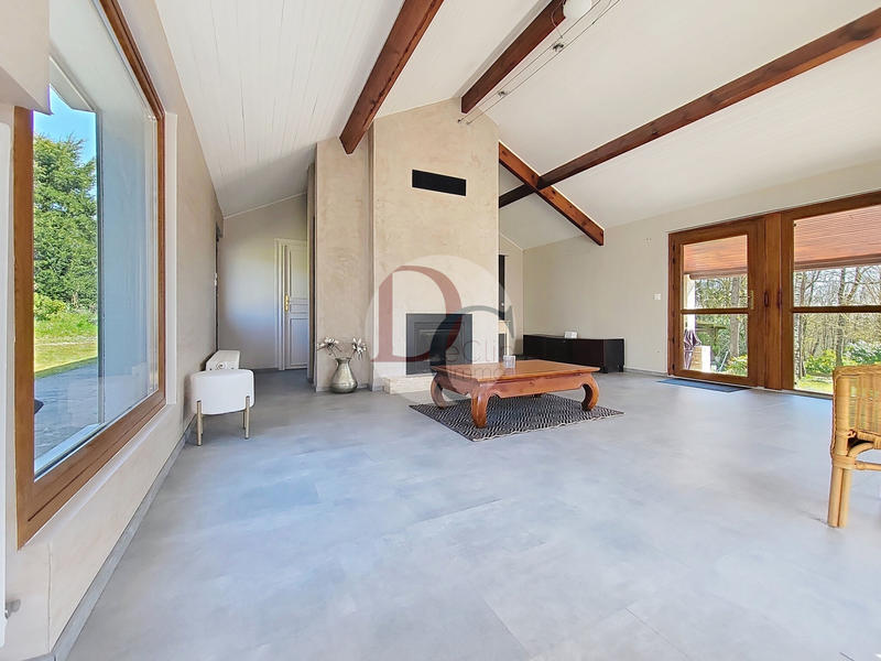 Maison - 340 m² - 9 pièces