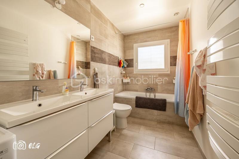 Maison - 97 m² - 5 pièces