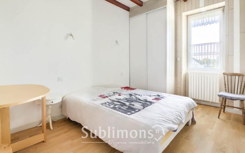 Maison - 160 m² - 8 pièces