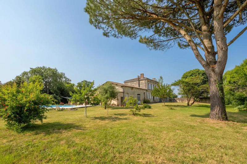 Maison de maîtres - 400 m² - 9 pièces