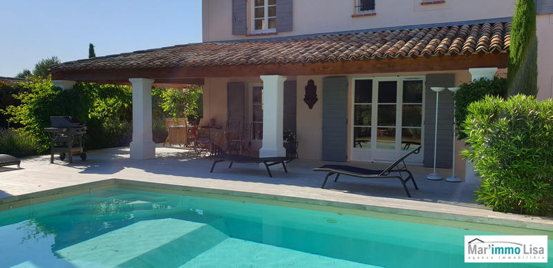 Maison traditionnelle - 146 m² - 5 pièces