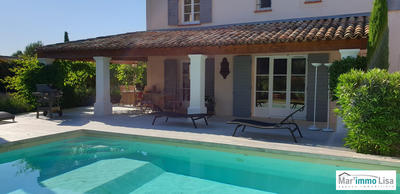 Maison traditionnelle - 146 m² - 5 pièces