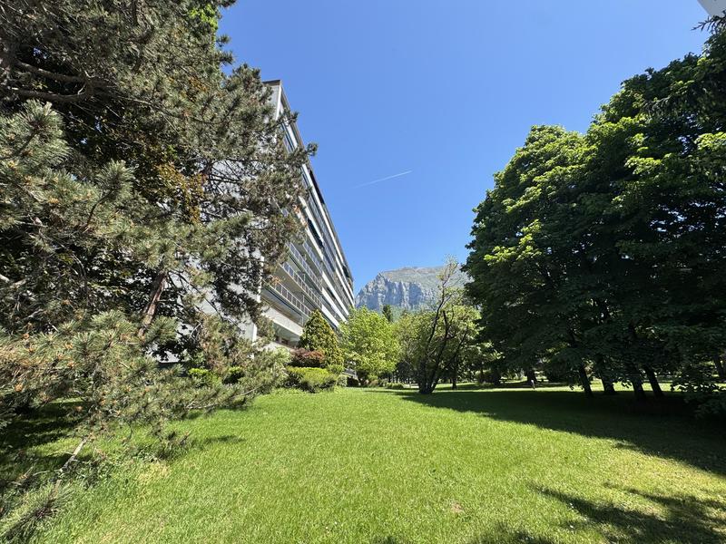 Appartement - 102 m² - 5 pièces