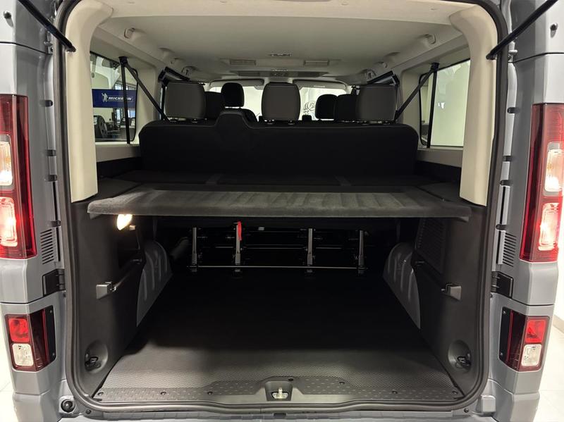 Renault Trafic III (2) Combi L2 2.0 Dci 150 9pl Bva9 Red