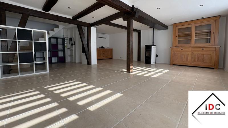 Maison - 180 m² - 7 pièces