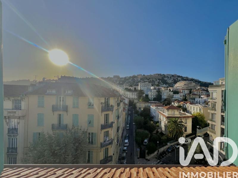 Studio - 11 m² - 1 pièce