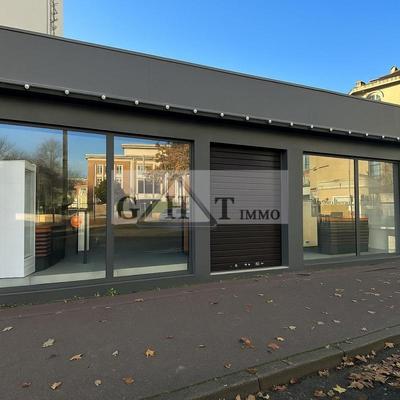 Local commercial - 411 m²