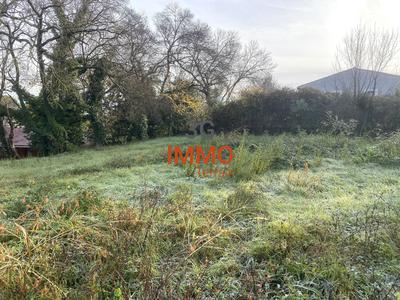 Terrain constructible - 600 m²