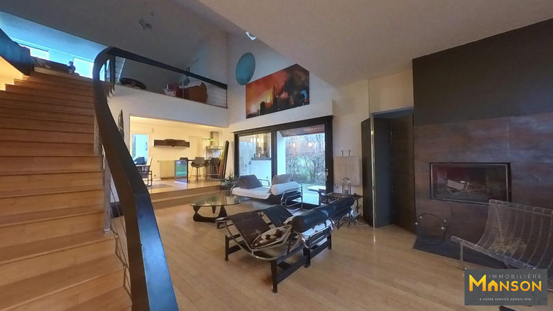 Maison - 322 m² - 12 pièces