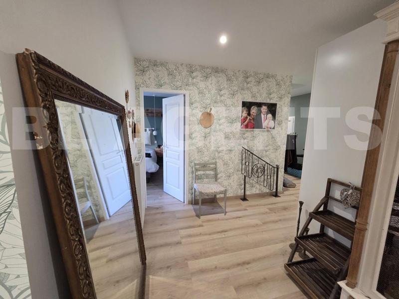 Maison - 804 m² - 28 pièces