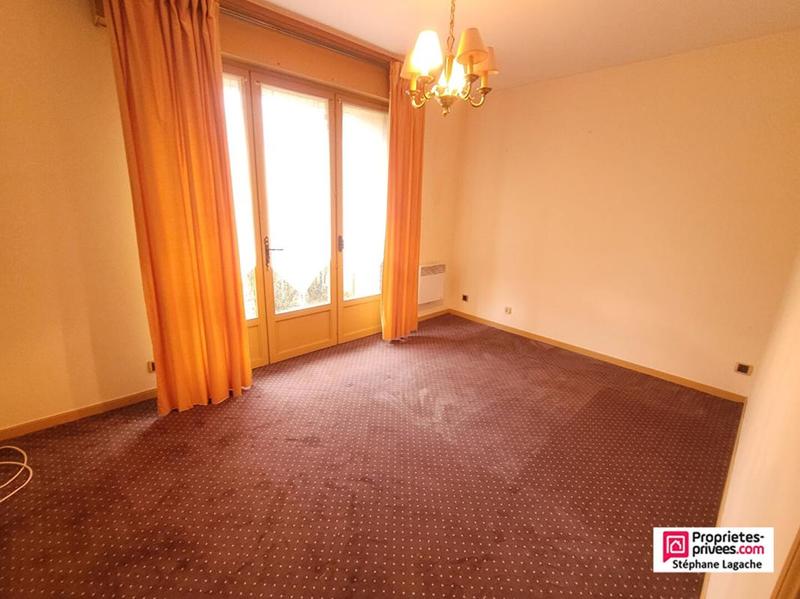 Maison - 255 m² - 8 pièces