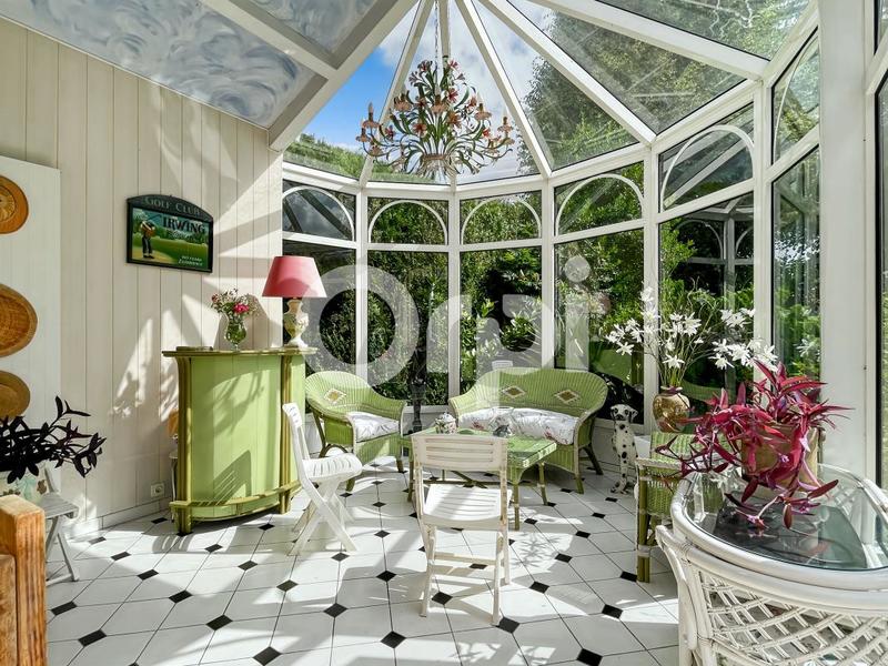 Maison - 203 m² - 7 pièces