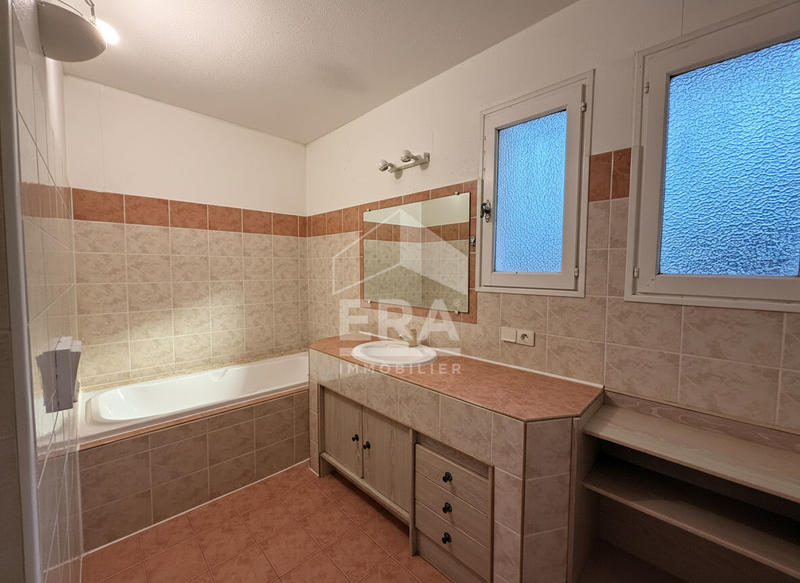 Maison - 102 m² - 4 pièces