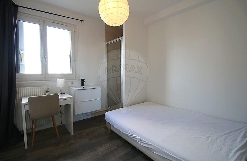 Appartement - 81 m² - 5 pièces