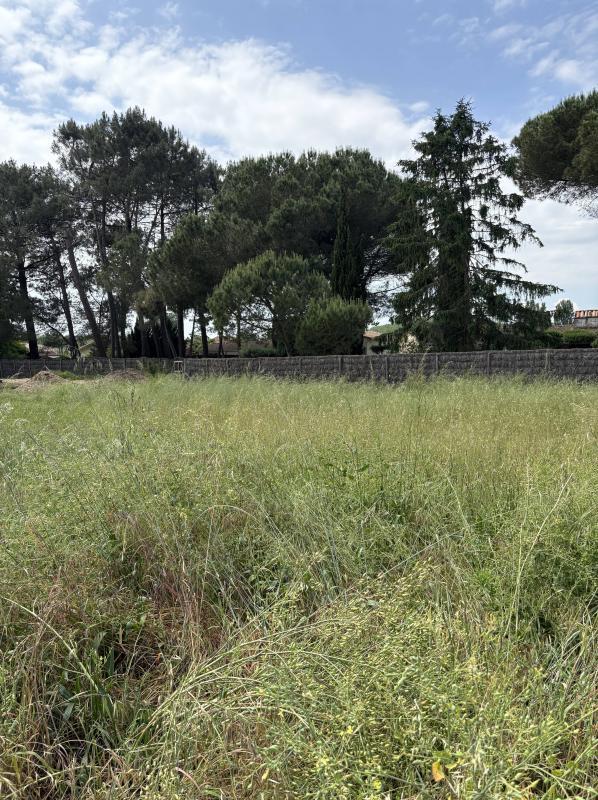 Terrain constructible - 640 m²