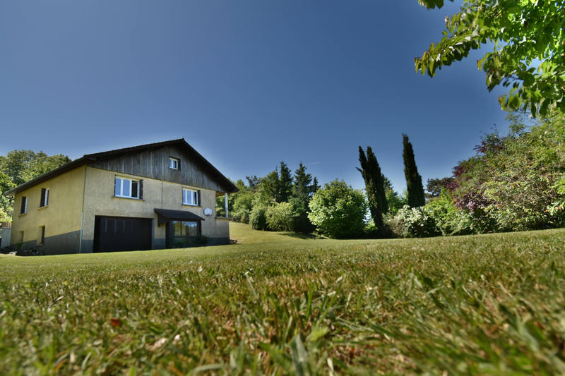 Maison - 215 m² - 10 pièces