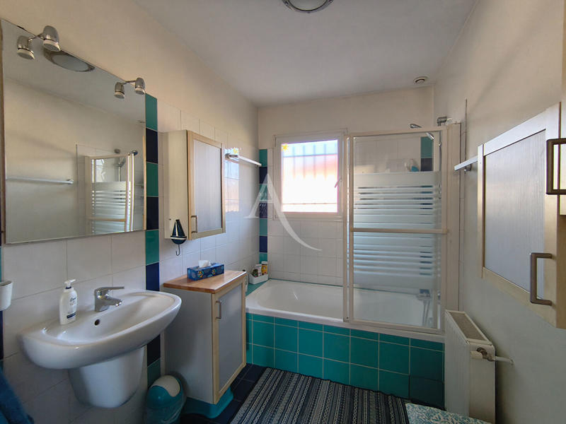 Maison - 187 m² - 7 pièces