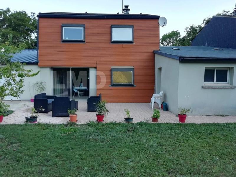 Maison traditionnelle - 95 m² - 5 pièces