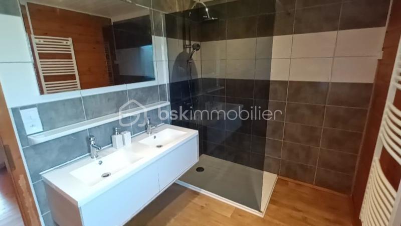 Châlet - 200 m² - 6 pièces