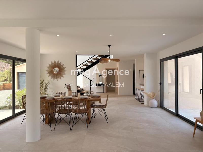 Villa - 243 m² - 7 pièces