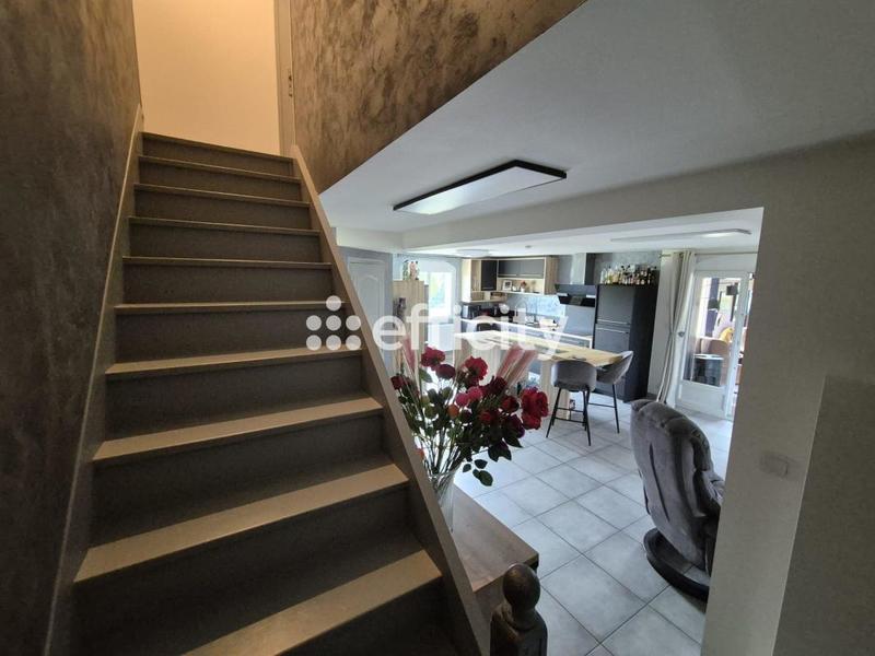 Maison - 200 m² - 7 pièces