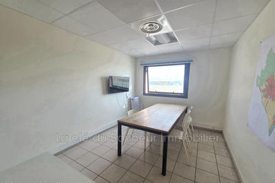 Bureau - 60 m²