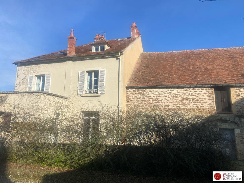 Maison - 208 m² - 12 pièces