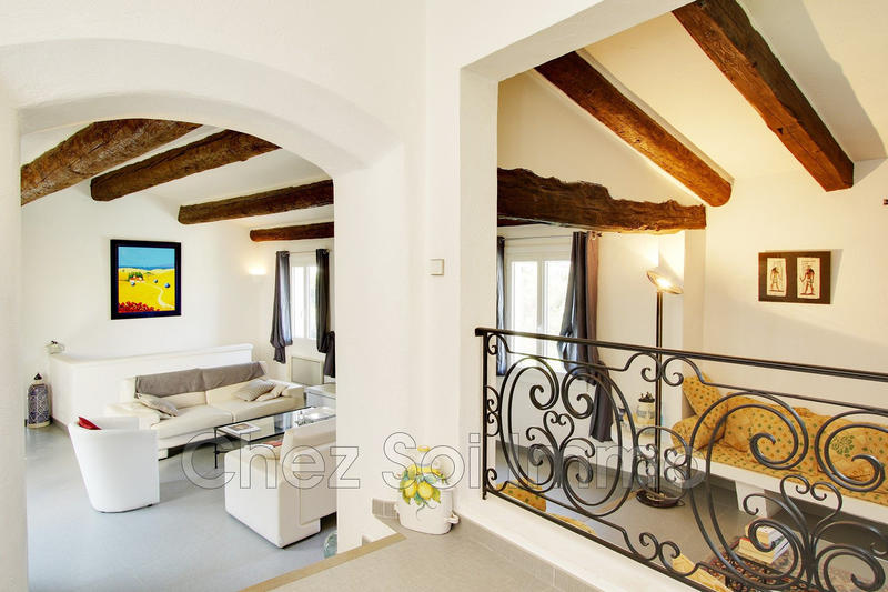 Villa - 235 m² - 8 pièces