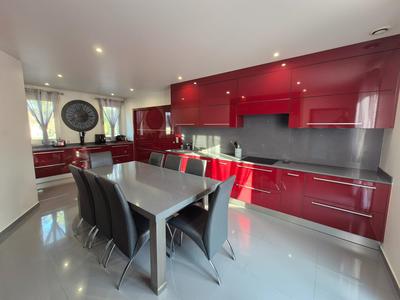 Maison - 471 m² - 15 pièces