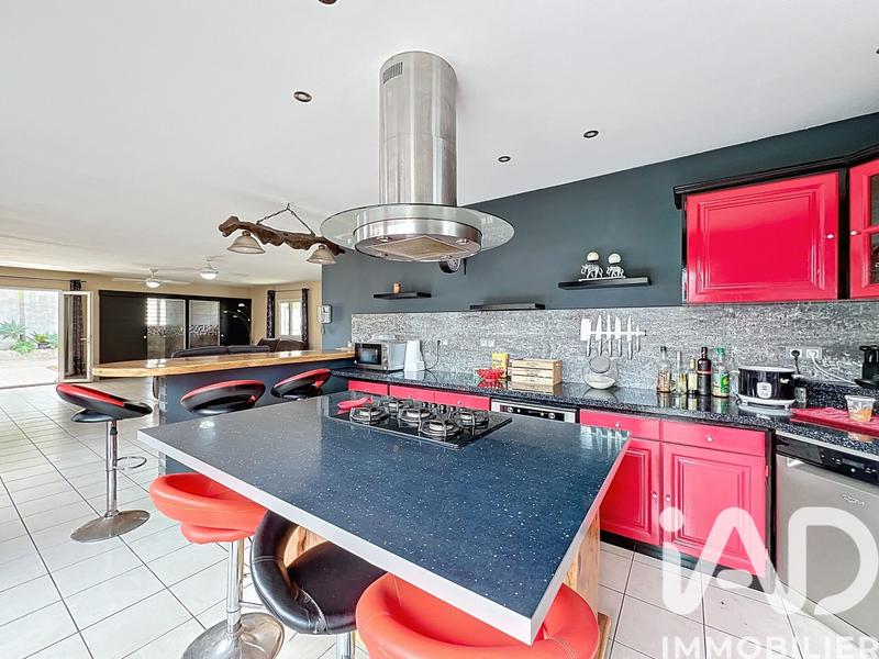 Maison - 200 m² - 7 pièces