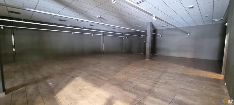 Local commercial - 360 m² - 1 pièce
