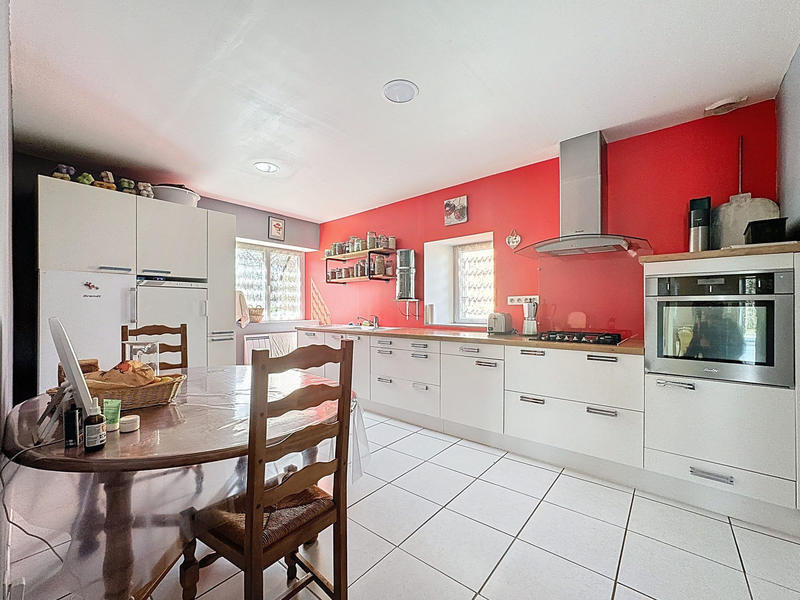 Maison - 210 m² - 7 pièces