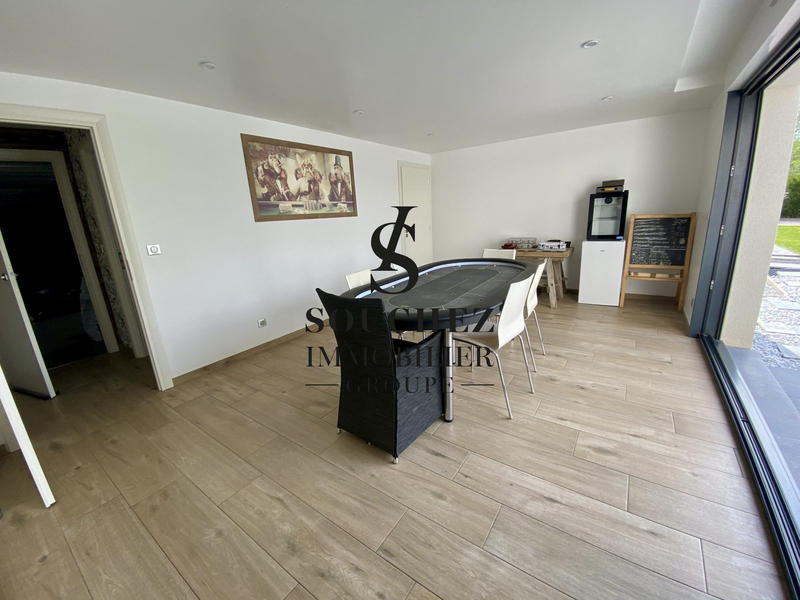 Maison contemporaine - 245 m² - 8 pièces