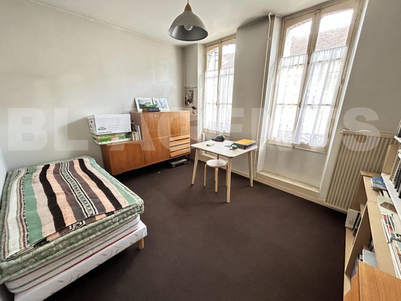 Maison - 210 m² - 8 pièces