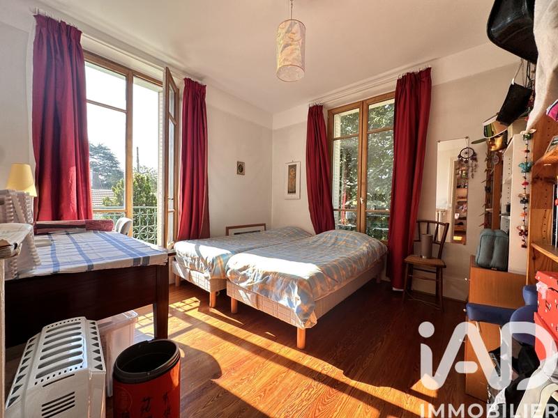 Maison - 212 m² - 10 pièces