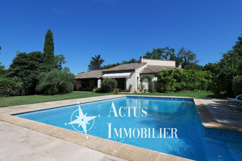 Maison - 210 m² - 7 pièces