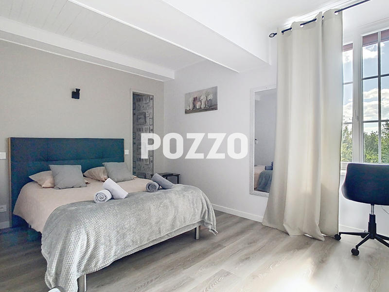 Maison - 360 m² - 14 pièces