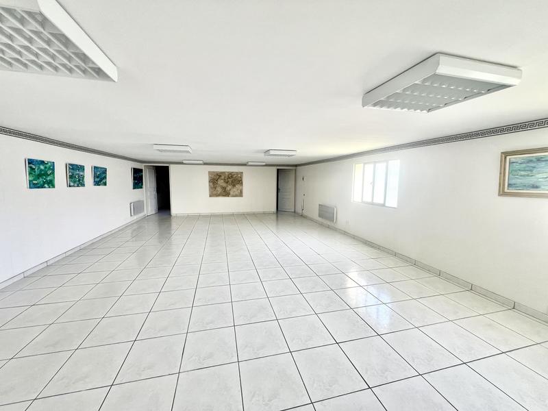 Villa - 280 m² - 9 pièces