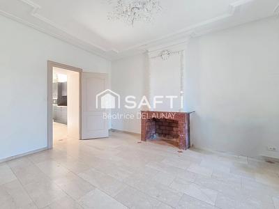 Maison - 219 m² - 8 pièces