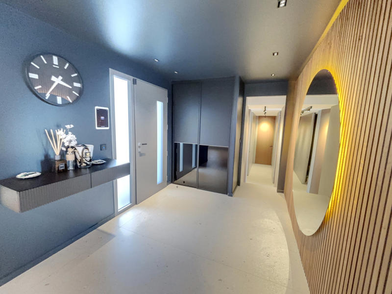 Villa - 250 m² - 6 pièces