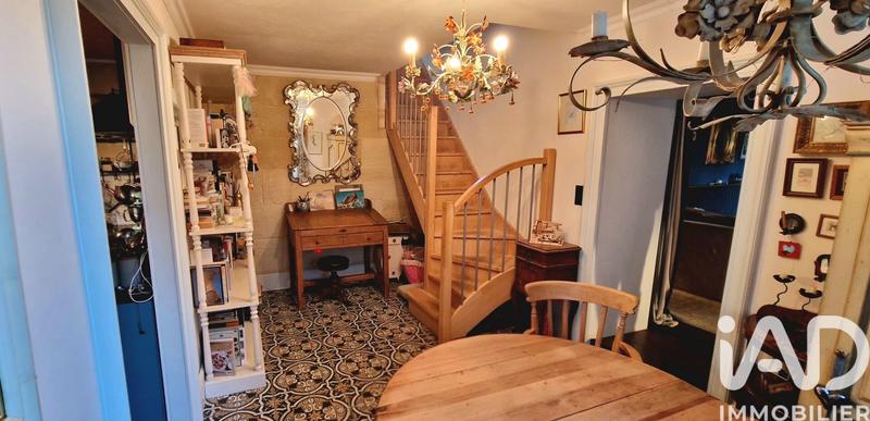 Maison - 230 m² - 6 pièces